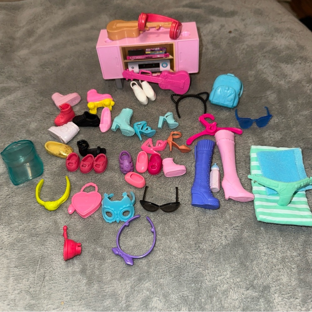 Barbie Shoes, pets, clothes and other accessories